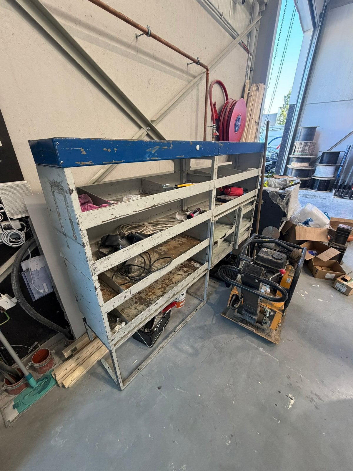 Bestelwagen inrichting, Ophalen