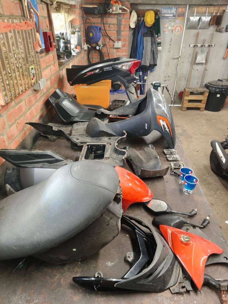 Kappen set sym jet 4, Fietsen en Brommers, Ophalen