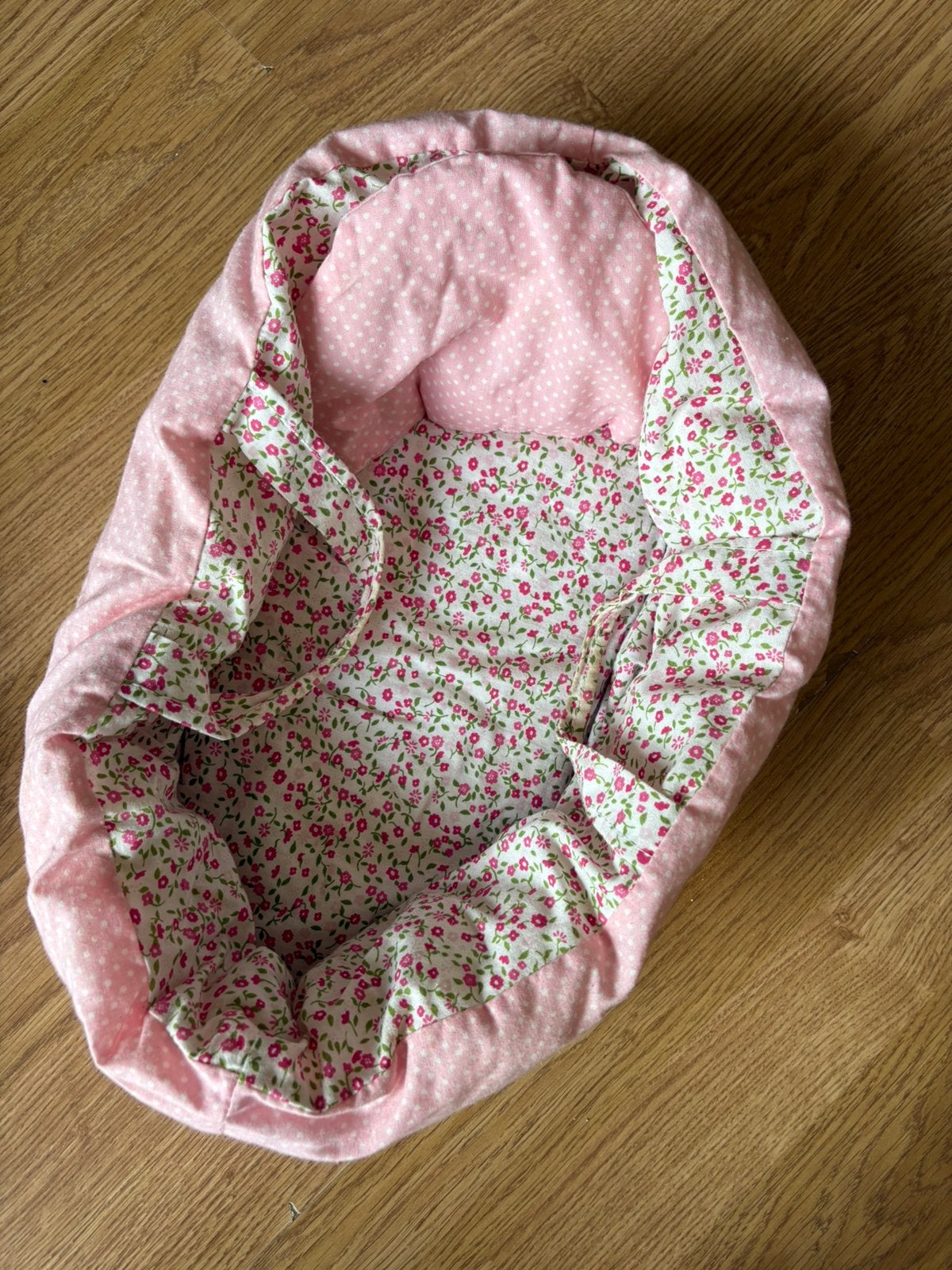 Couffin rose, Enlèvement, Comme neuf