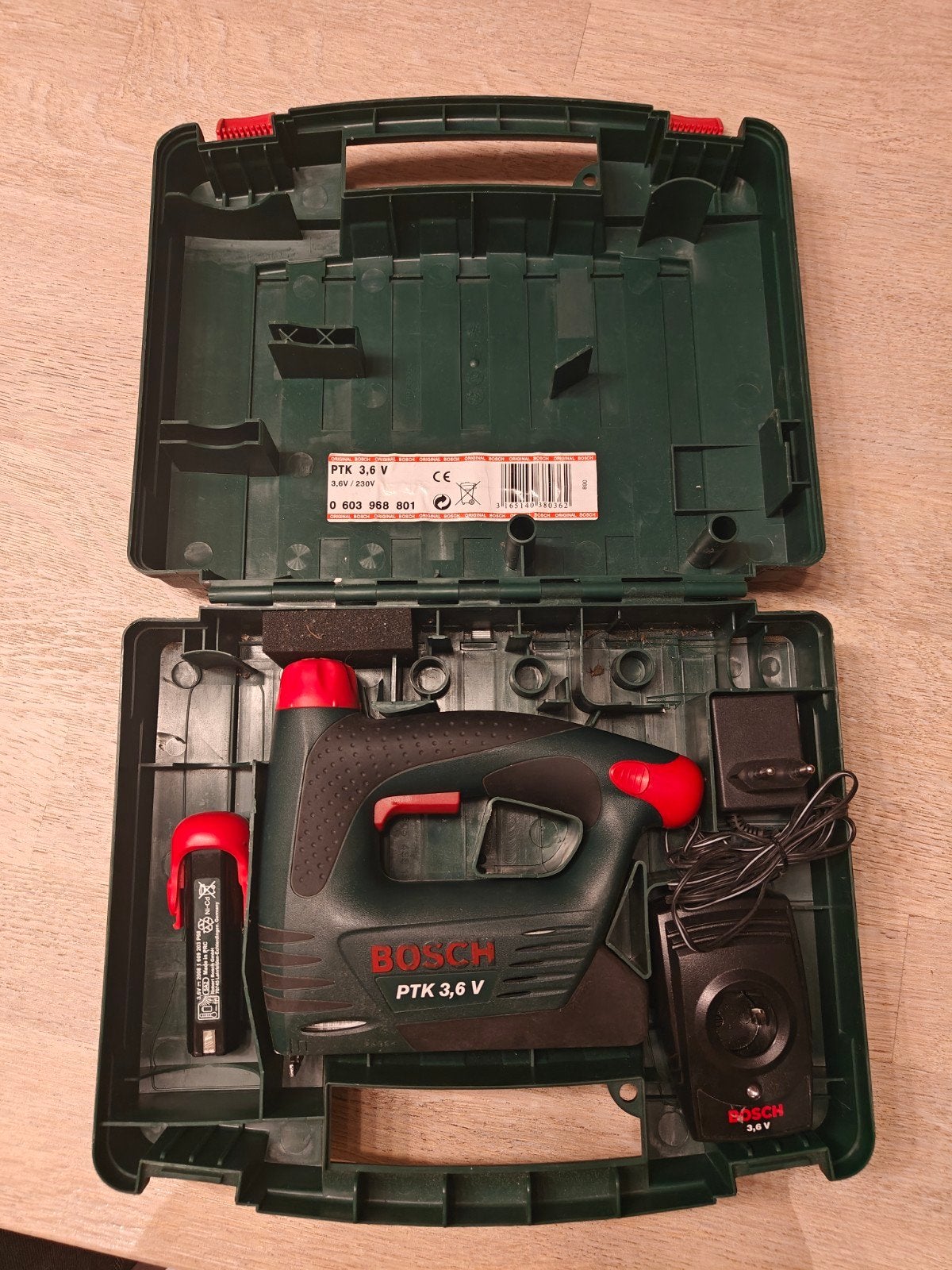 Nietmachine Bosch PTK 3,6 V, Ophalen of Verzenden, Zo goed als nieuw, Overige typen