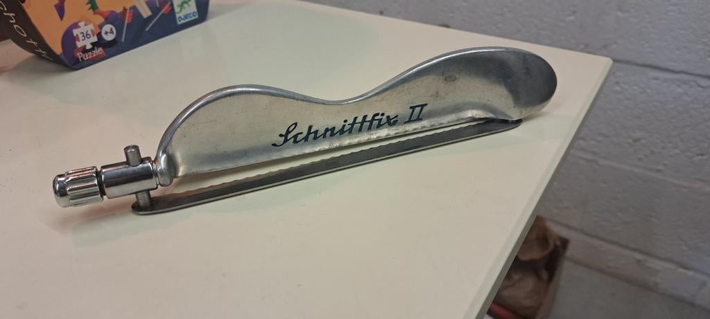 Schnittfix II-mes jaren 50-60, Ophalen of Verzenden