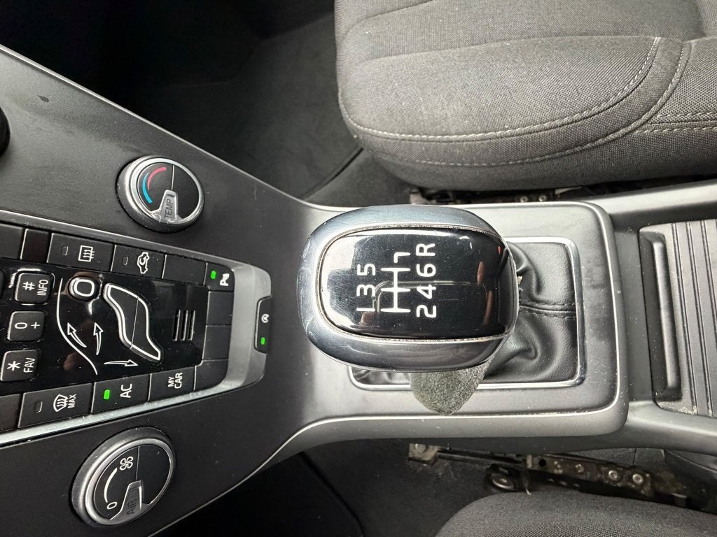 Volvo V40 ( Stock ID 14382) — 17