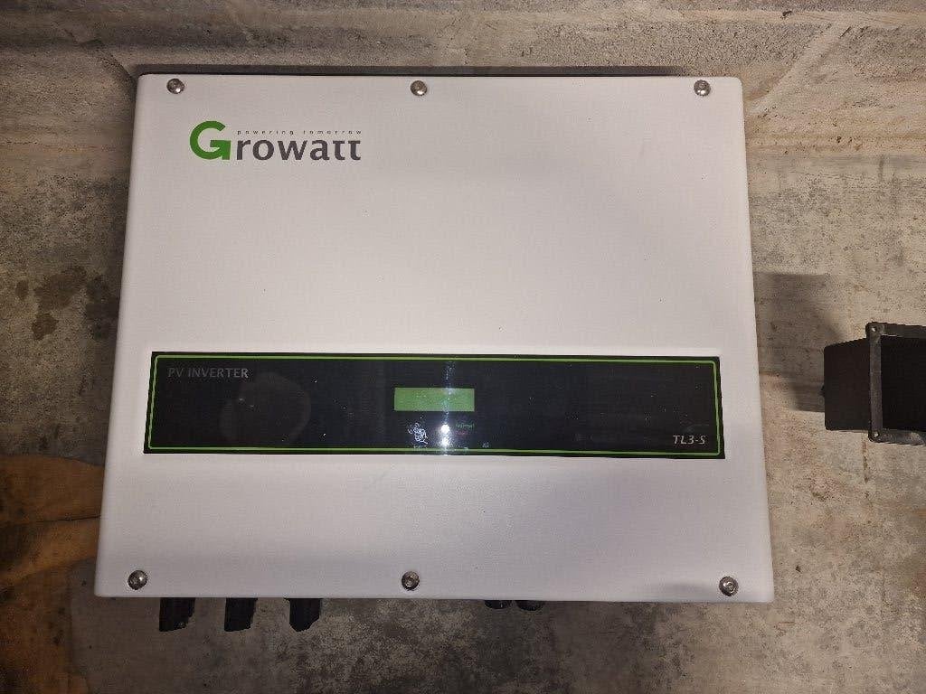 Growatt PV omvormer, Doe-het-zelf en Bouw, Zonnepanelen en Toebehoren, Ophalen, Zo goed als nieuw, Collector