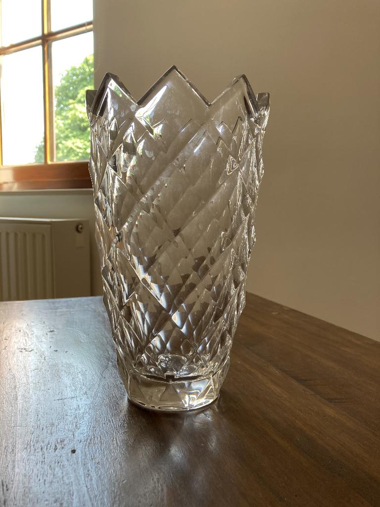 Vase en cristal, Enlèvement