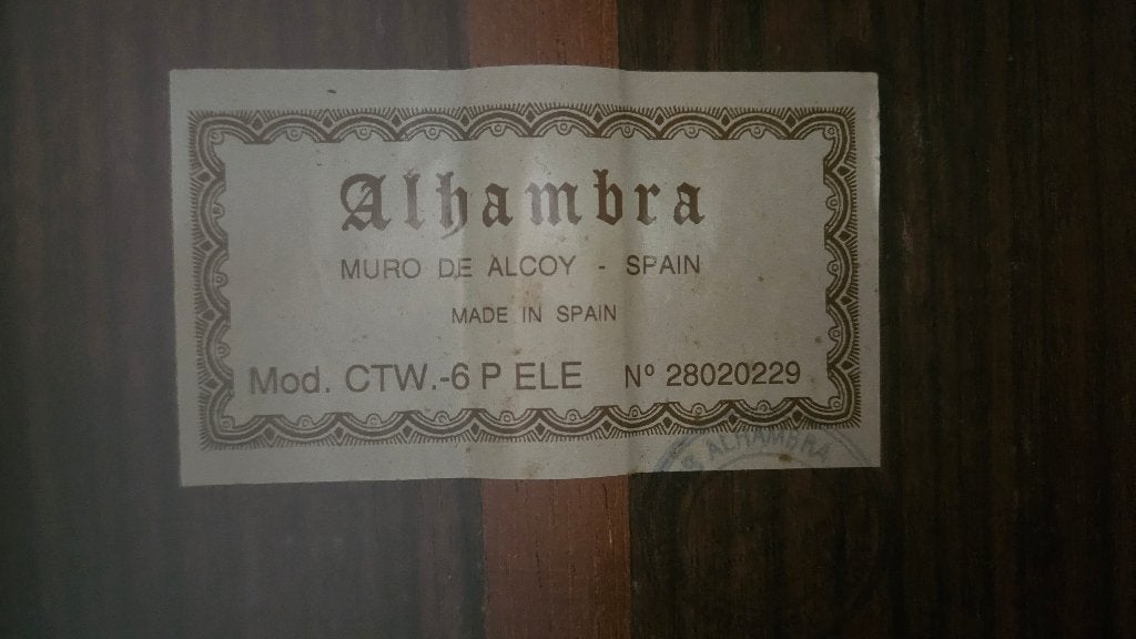 Alhambra 6p cutaway E2, Musique & Instruments, Amplis | Basse & Guitare, Utilisé, Guitare, Moins de 50 watts, Enlèvement ou Envoi