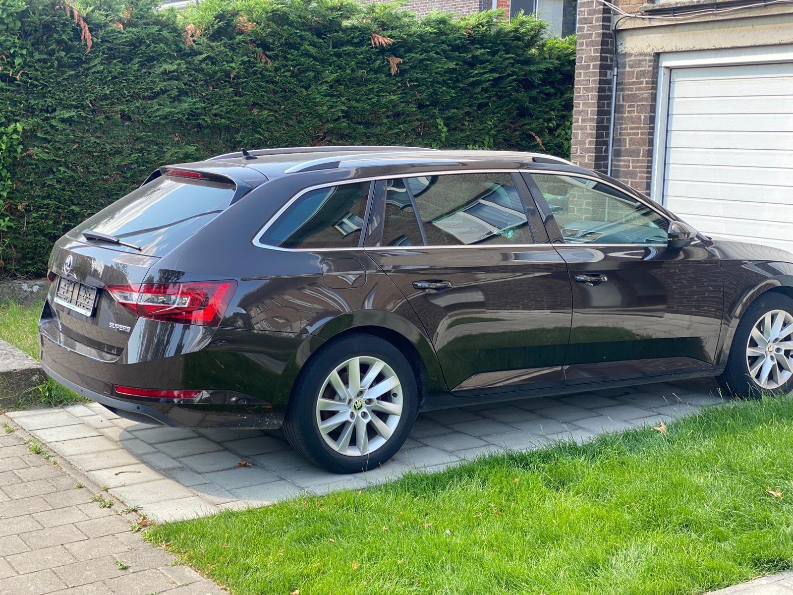 Skoda Superb 1.6 TDI DSG, Auto's, Leder, 5 deurs, Particulier, Superb