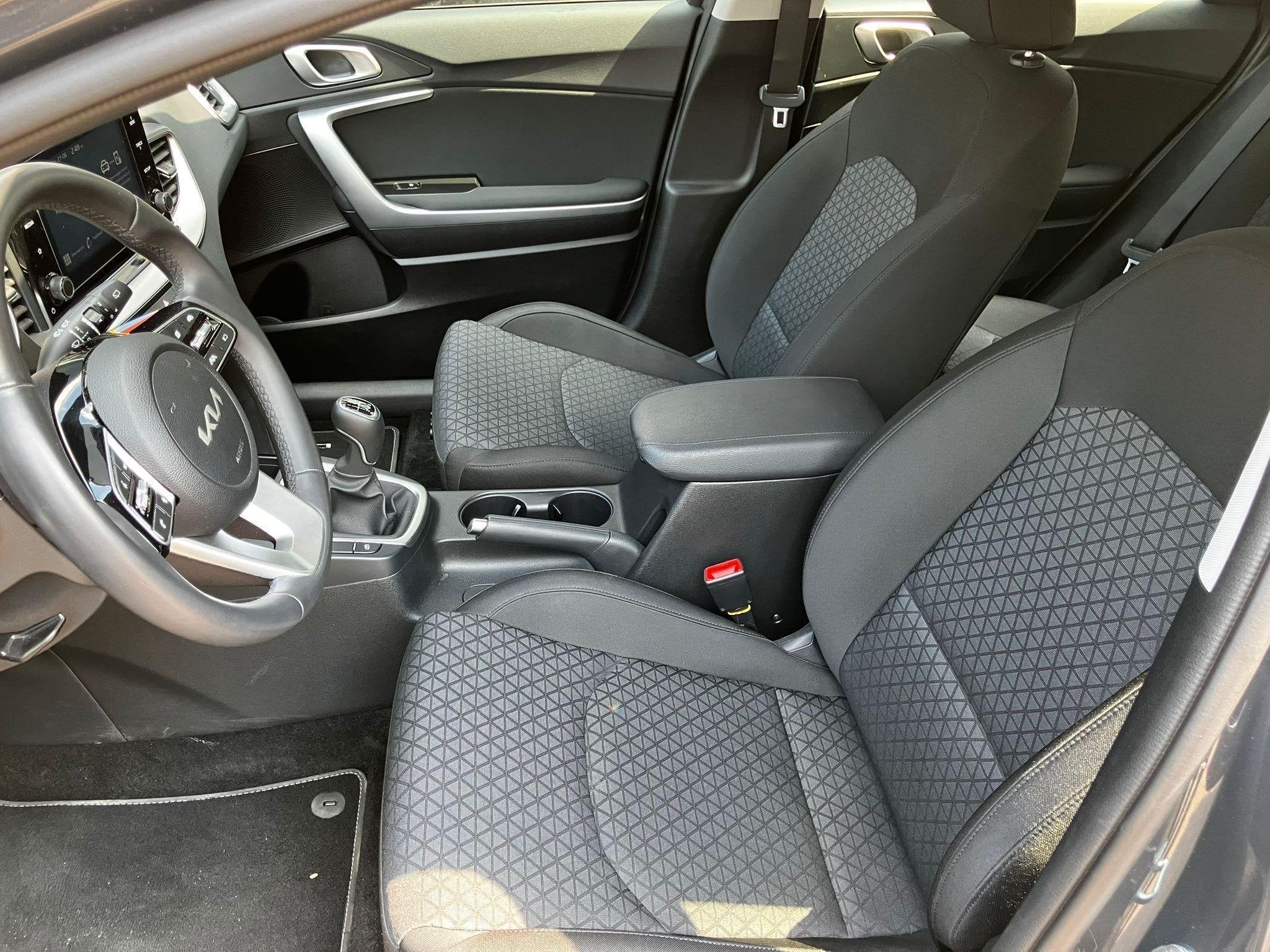 Kia Ceed Sportswagon Pure 1.0T 6MT 100, Autos, Kia, Entreprise, Boîte manuelle, Noir, 5 portes