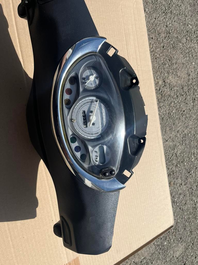 Dashboard stuurkap teller piaggio new fly, Ophalen