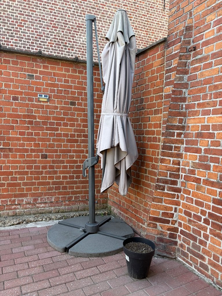 ZweefParasol, Ophalen, Zo goed als nieuw, Zweefparasol