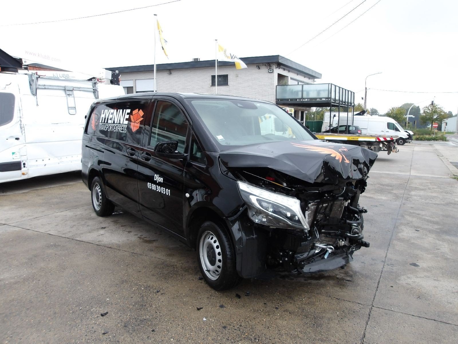MERCEDES-BENZ VITO 114 DIESEL 04/22, Zwart, Bedrijf, https://public.car-pass.be/vhr/990c84f8-093c-43cc-b132-0779665e03b6, Te koop