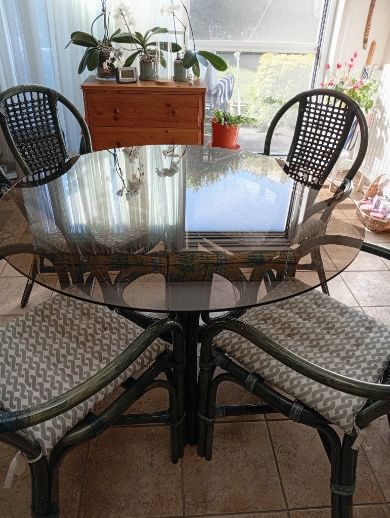 Table ronde rotin et 4 chaises, Maison & Meubles, 100 à 150 cm, Quatre personnes, 100 à 150 cm, Enlèvement