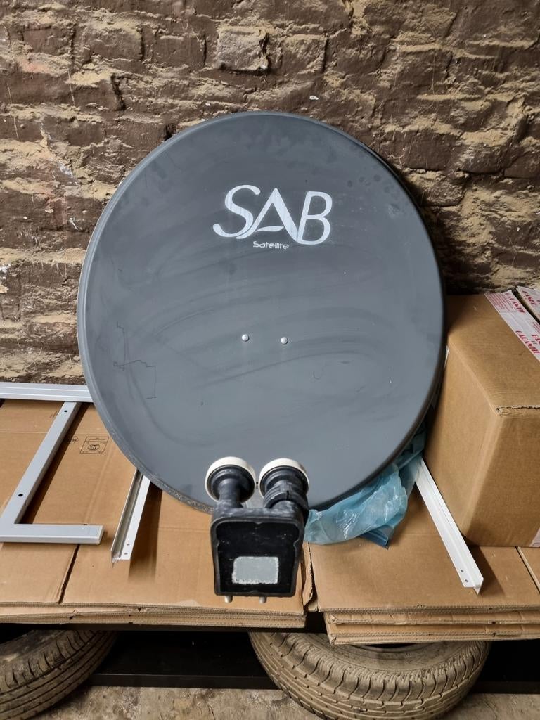 Parabole satellite, Enlèvement, Comme neuf
