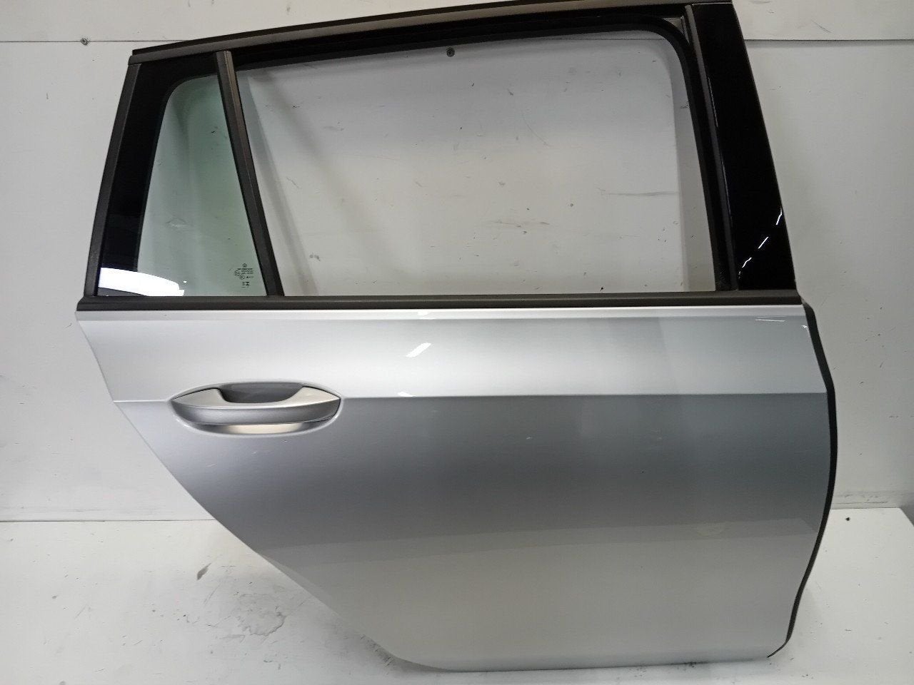 Portier rechts achter Volkswagen Golf, Onderdelen@venauto.nl, Van der Ven Autorecycling B.V., Ettenseweg 76, 4706 PB Roosendaal, The Netherlands