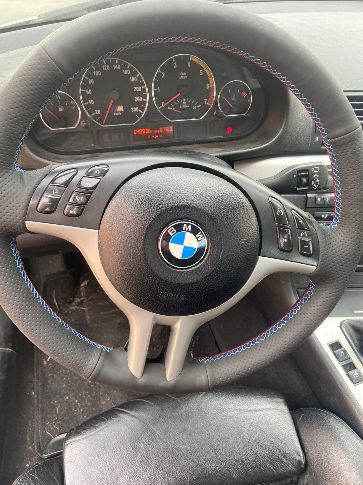 BMW E46 coupe 318i, Cuir, Argent ou Gris, Achat, Boîte manuelle