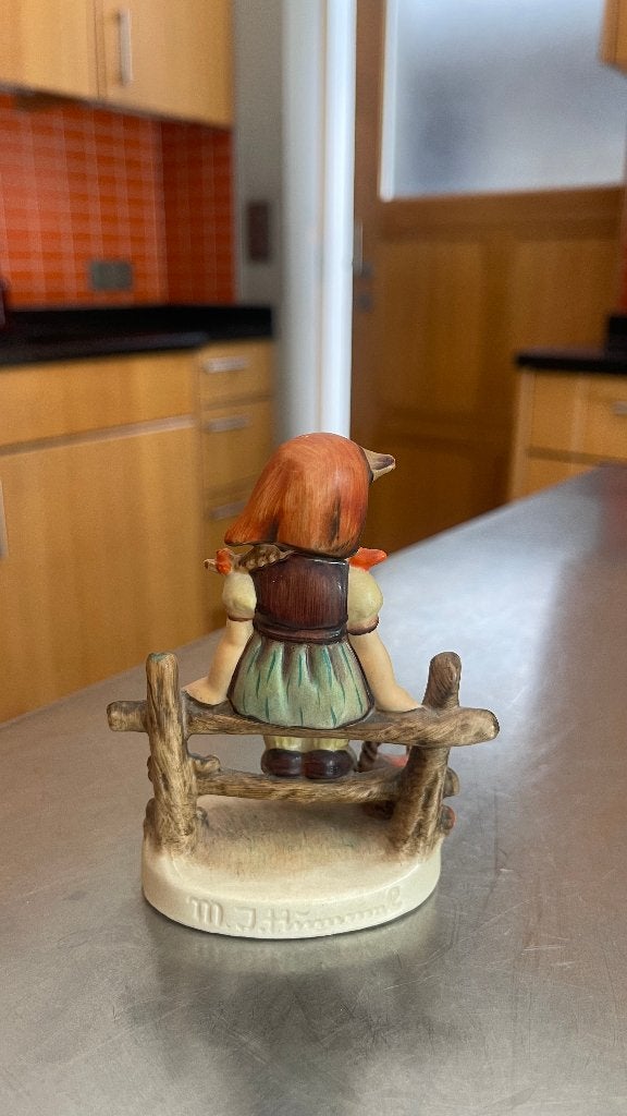 Vintage Hummel beeldje "Just Resting" (112 3/0), Ophalen of Verzenden, Hummel