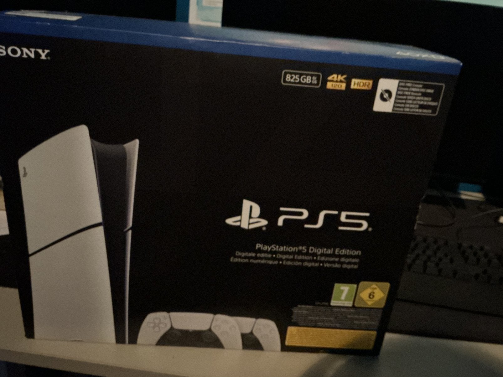 Ps5 digital 825 gb 2 originele controllers, Ophalen, Zo goed als nieuw