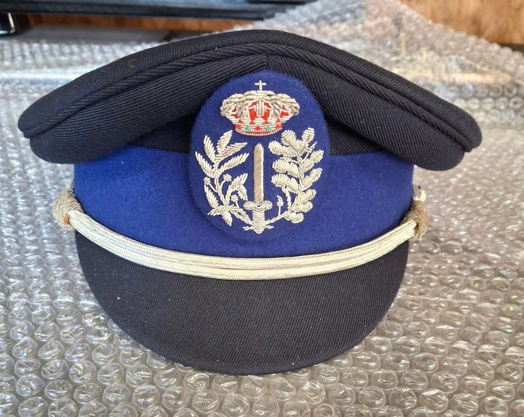 Politie kepie, Verzamelen, Ophalen
