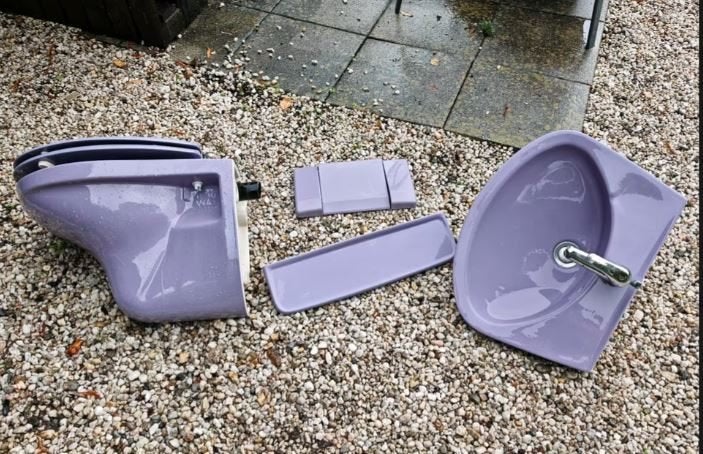 vintage hangtoilet wc + wastafel + aflegbord 80er j, Ophalen, Huis en Inrichting