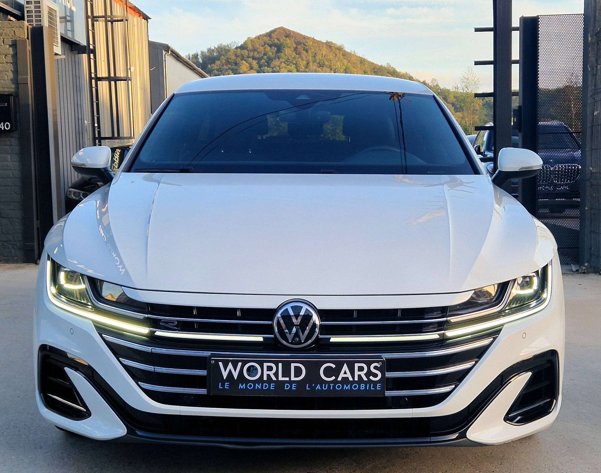 Volkswagen Arteon Arteon 2.0 TSI R-Line DSG - BOITE AUTO - C, Autos, Euro 6, Entreprise, Alcantara, Noir