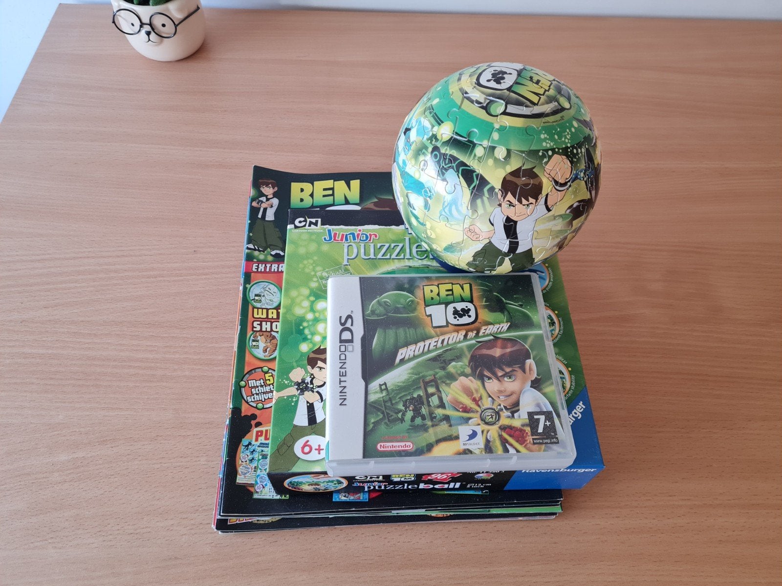 Ben 10 merch + ds game, Games en Spelcomputers, Games | Nintendo DS, Ophalen of Verzenden