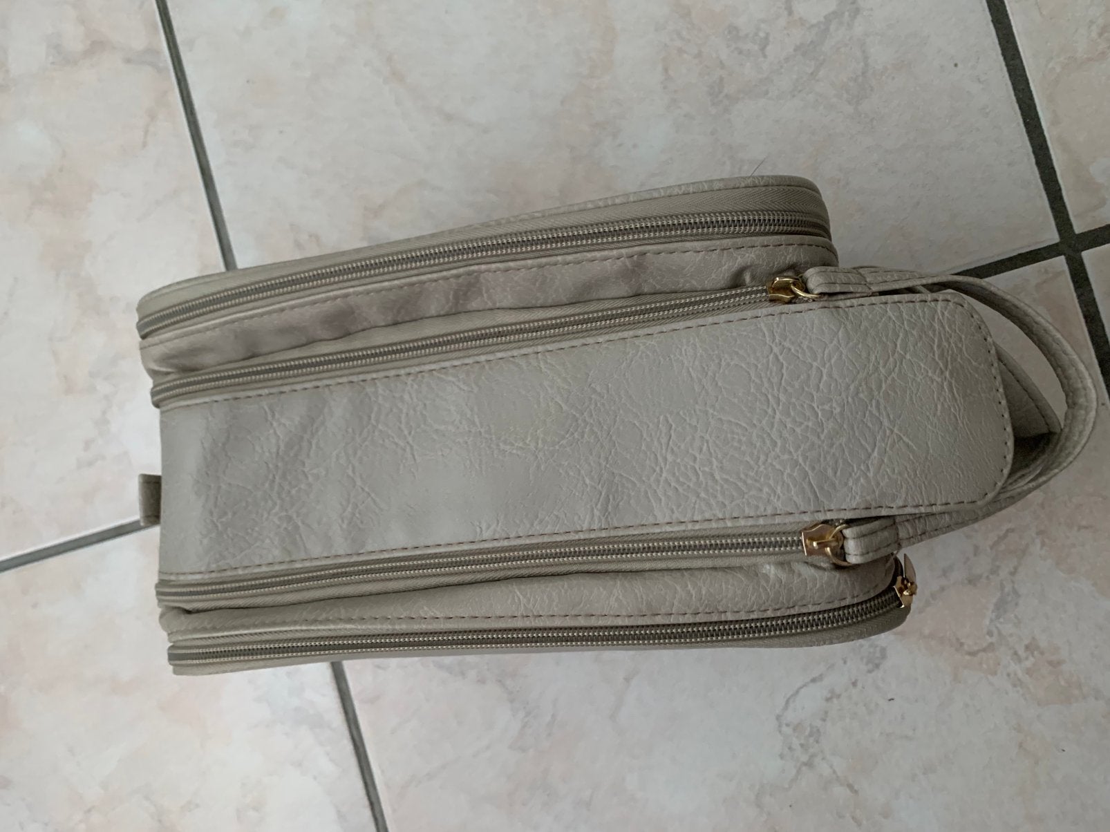 Nieuw toilet tasje met veel vakjes en verdelingen beige, bin, Ophalen of Verzenden, Zo goed als nieuw, Beige