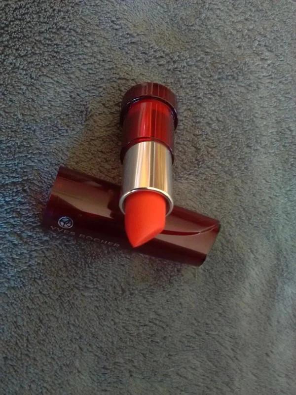 Yves Rocher groente glansrood 63 felrood NIEUW, Lippen, Nieuw, Ophalen of Verzenden, Make-up
