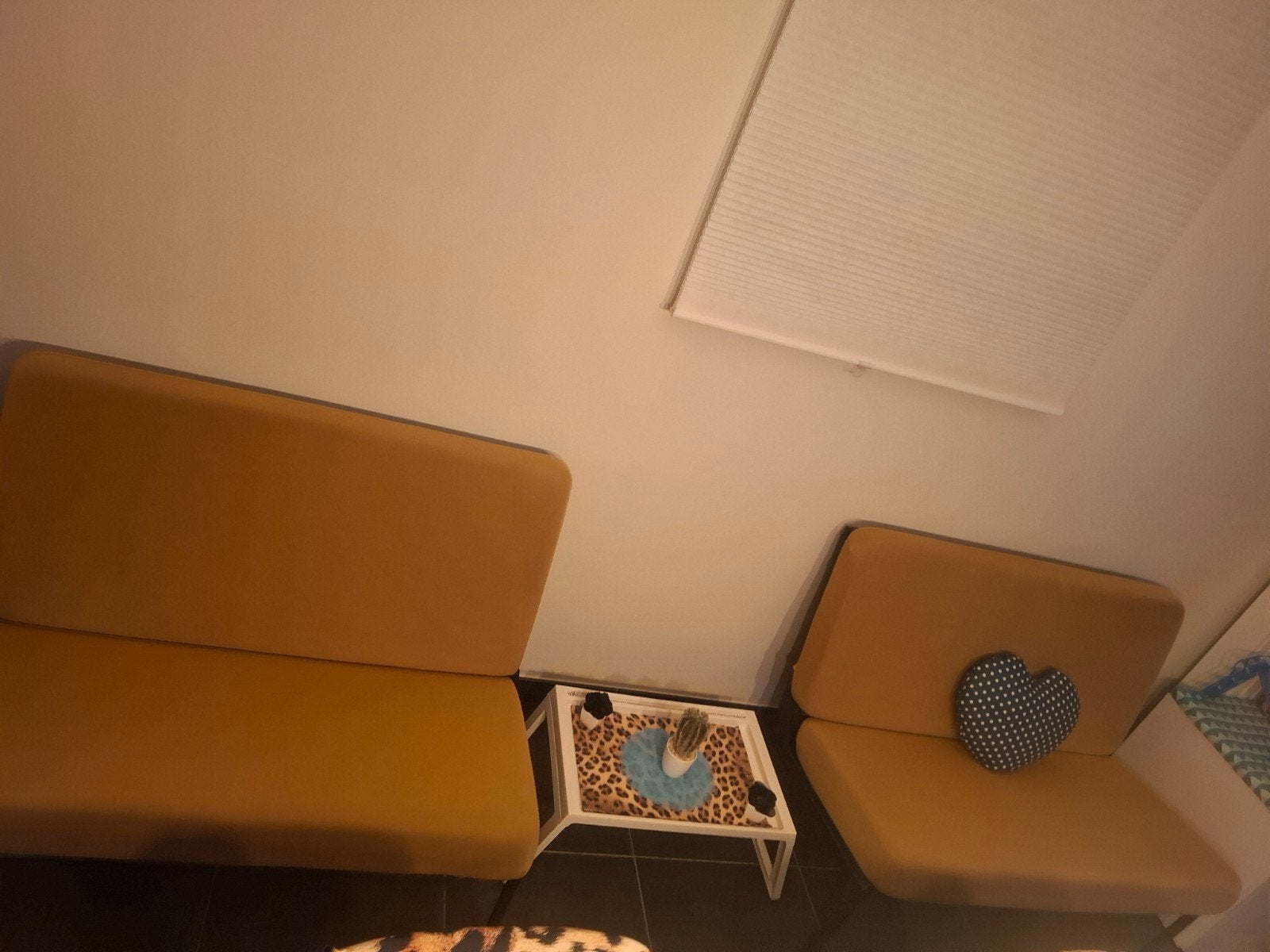 2 comfortabele zwarte bankjes met 10cm dikke kussen.100 cm, Ophalen, Minder dan 75 cm, Tweepersoons, Zo goed als nieuw