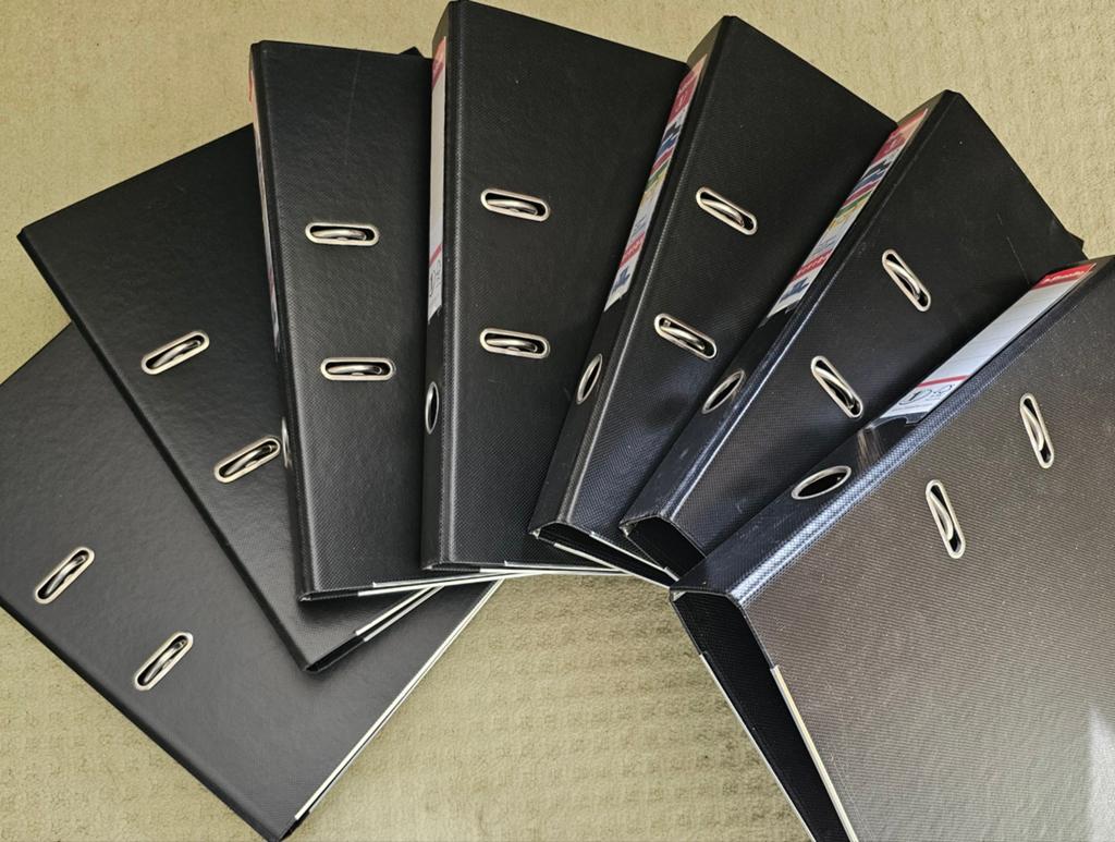 Esselte Mappen zwart - 8 stuks, Zakelijke goederen, Kantoor en Winkelinrichting | Kantoorartikelen, Ophalen