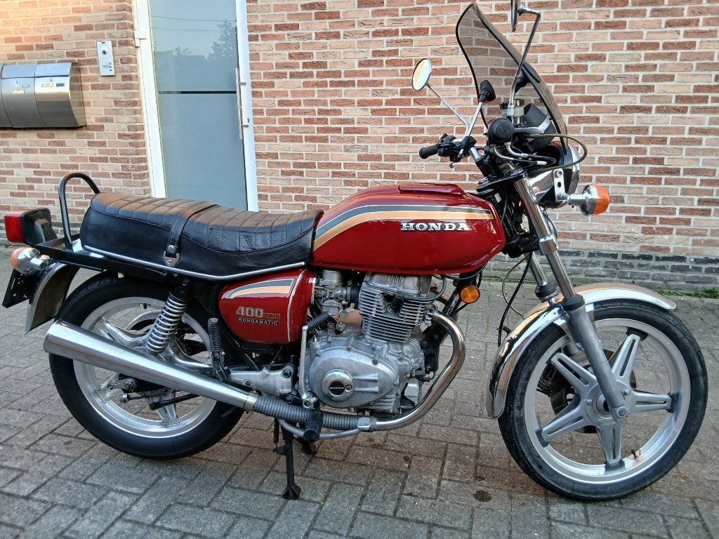 Honda CB400A Hondamatic 1979, Motoren