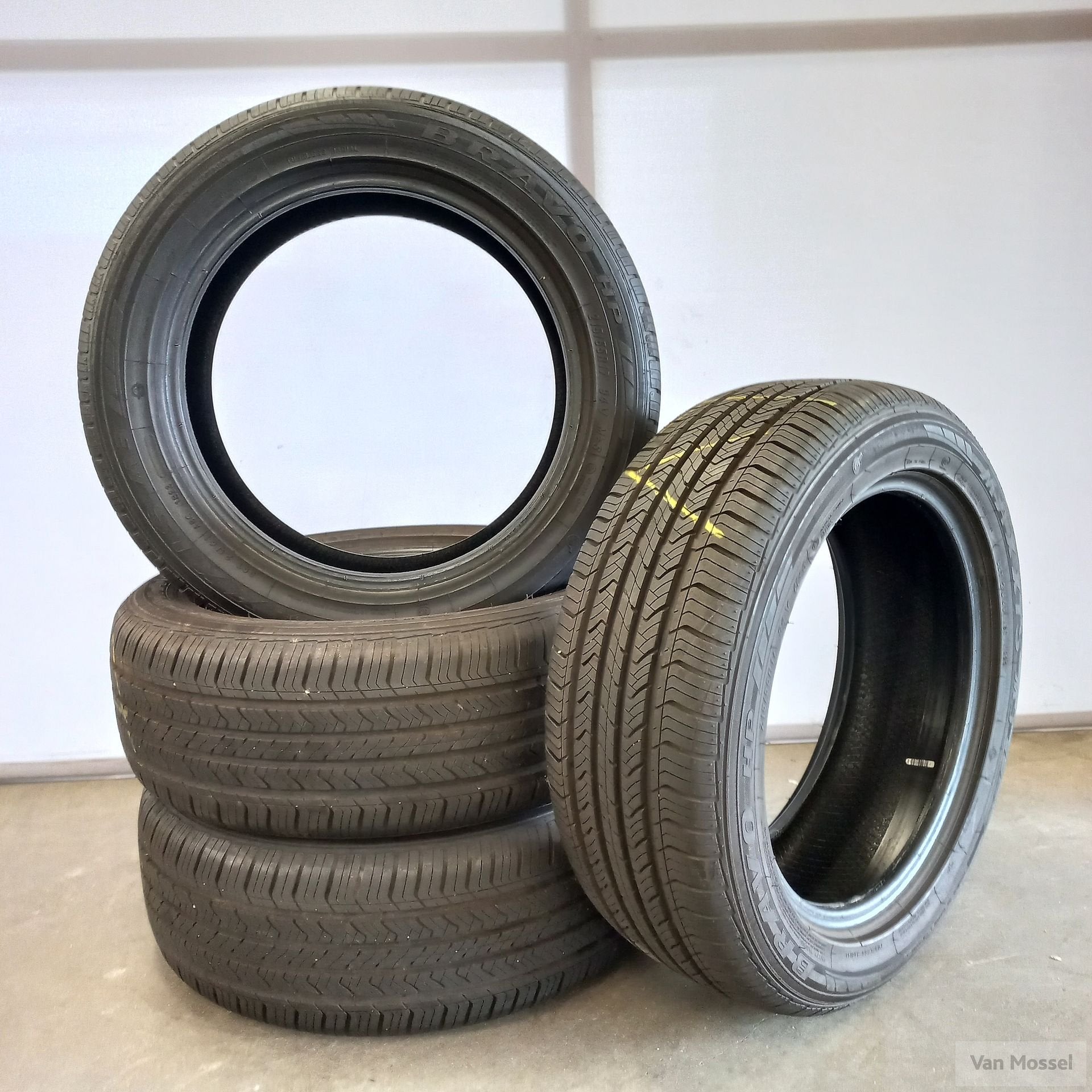 Maxxis Bravo HP 215/55/R17 94V, 215 mm, Véhicule de tourisme, Pneus été, -