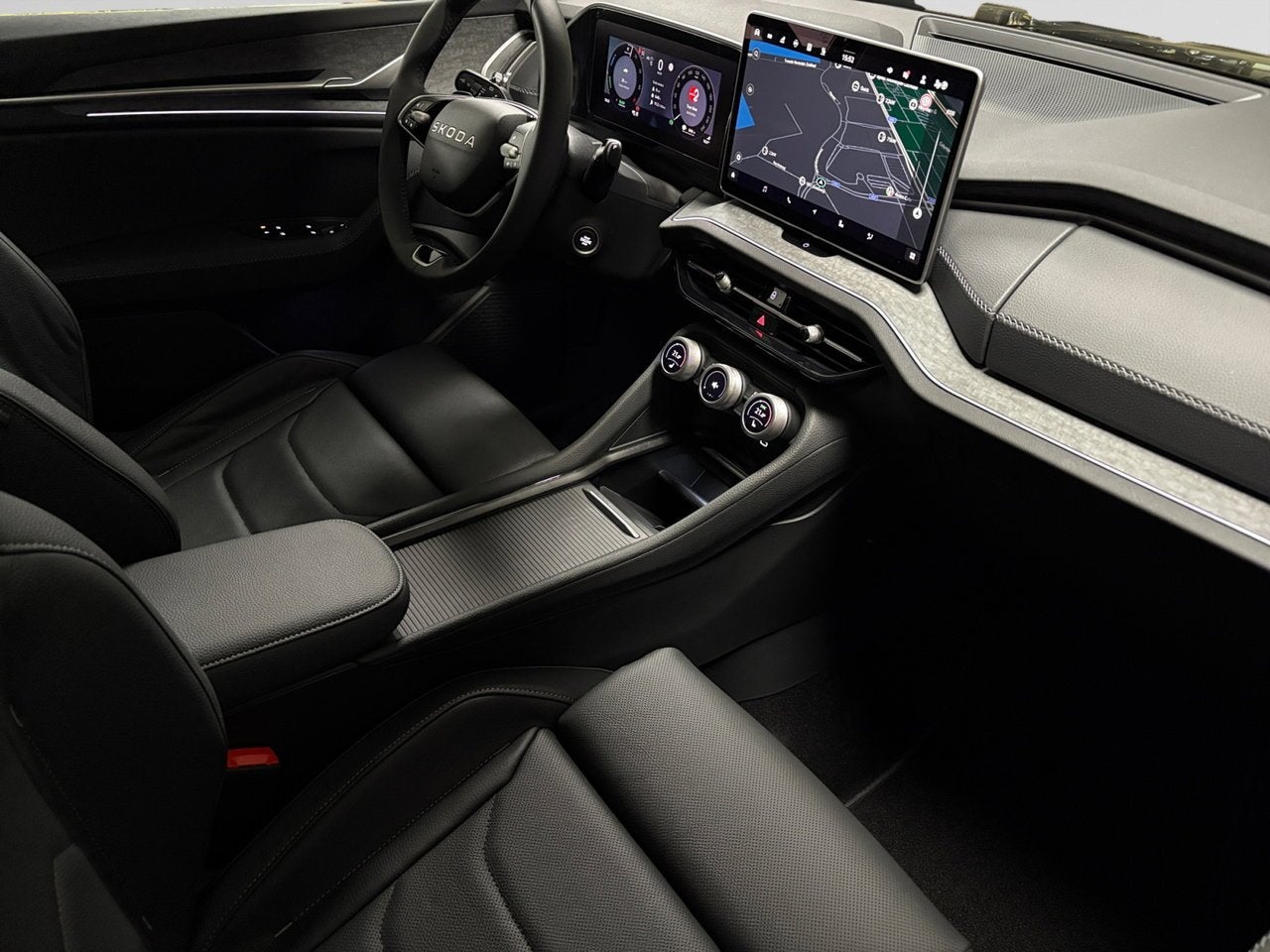 Skoda Kodiaq PHEV Corporate 1,5 TSI iV 110 kW DSG6, Auto's, Automaat, Adaptive Cruise Control, Zwart, 36 g/km