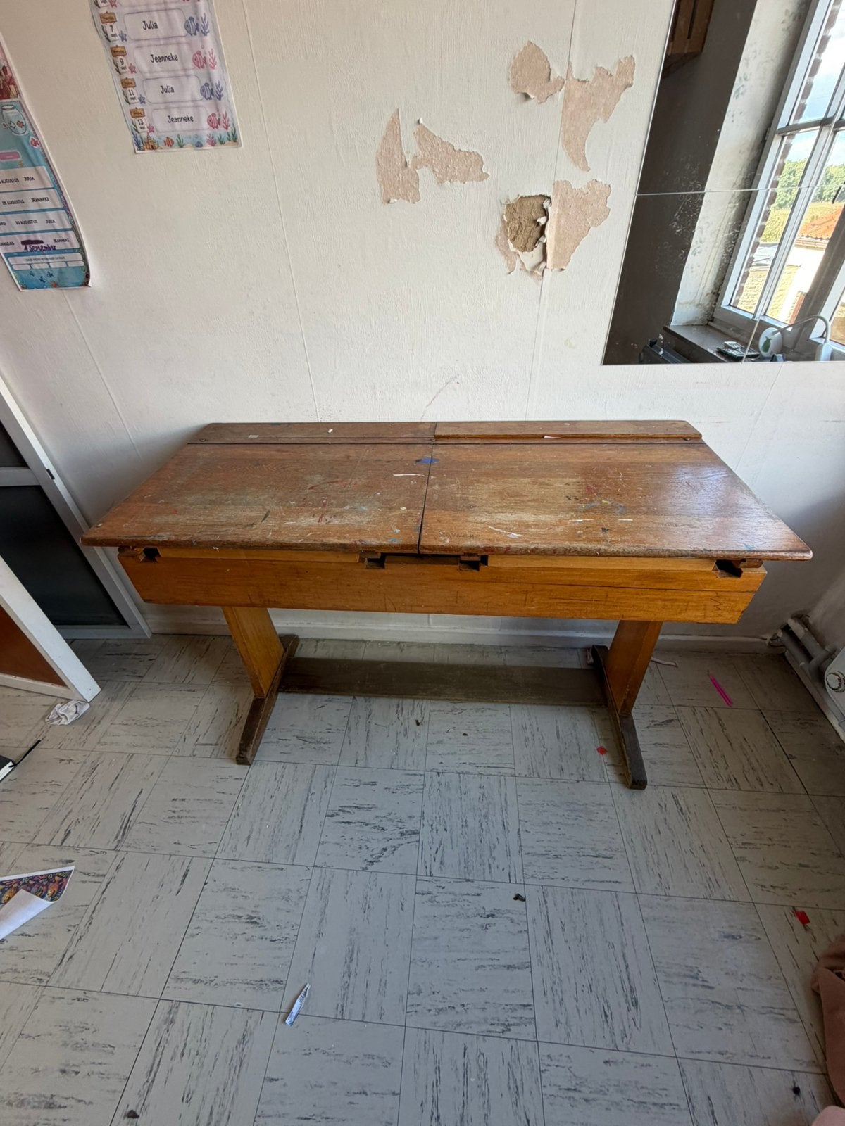 Kinderbureau’s en tafels te koop (ook afzonderlijk), Ophalen, Gebruikt, Schoolbureau
