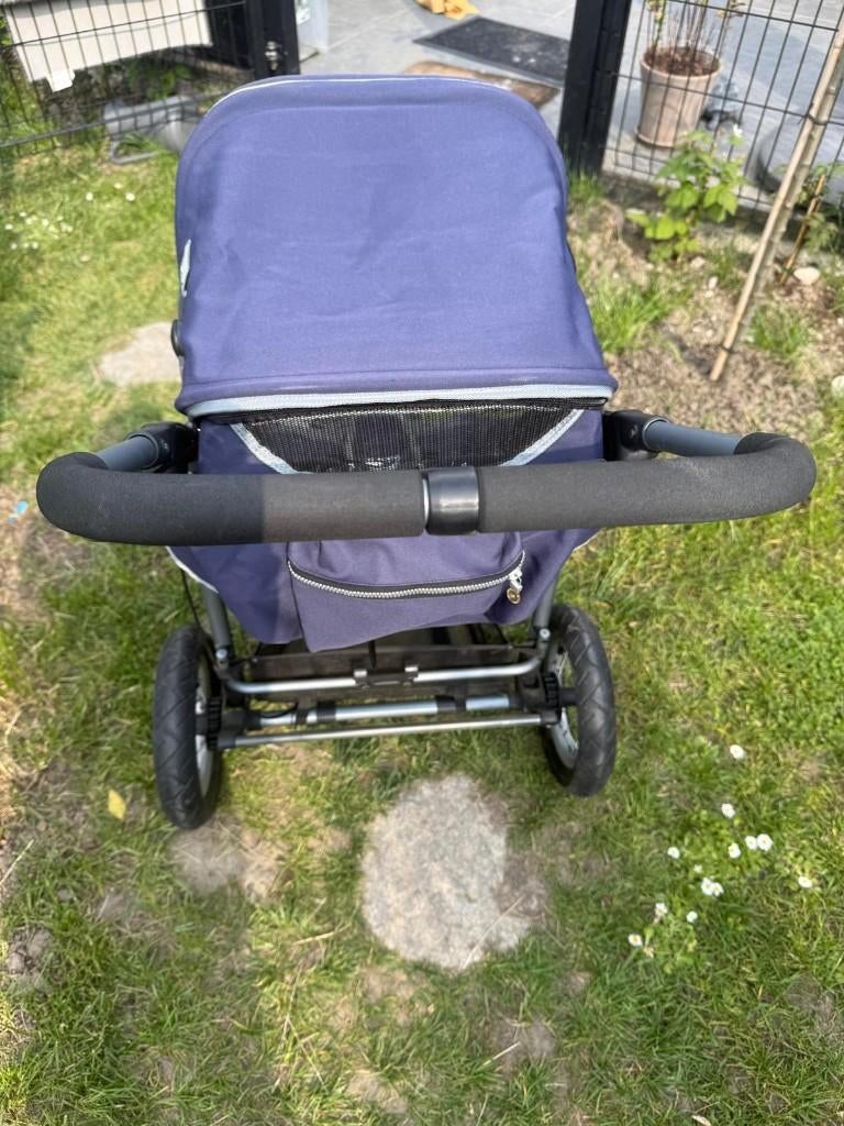 Zeer degelijke kinderwagen met 3 wielen van Iyese Twister, Ophalen, Zo goed als nieuw