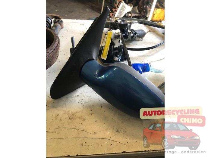 Buitenspiegel links van een Renault Clio, Gebruikt, -, Renault, -