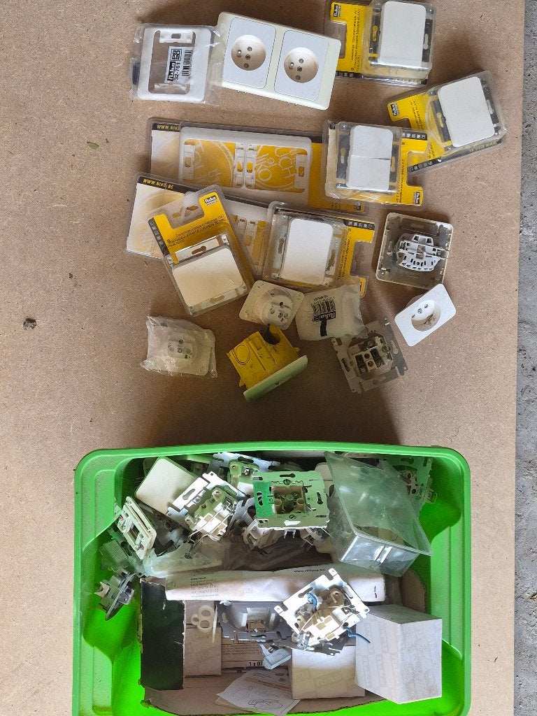 Niko schakelaars, Doe-het-zelf en Bouw, Elektriciteit en Kabels, Ophalen, Nieuw, Overige merken, Overige typen