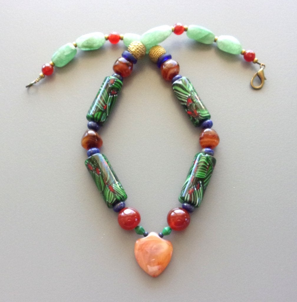 Oude Venetiaanse ketting van millefiori, carneool en lapis, Nieuw, Ophalen of Verzenden, Steen of Mineraal, Met edelsteen