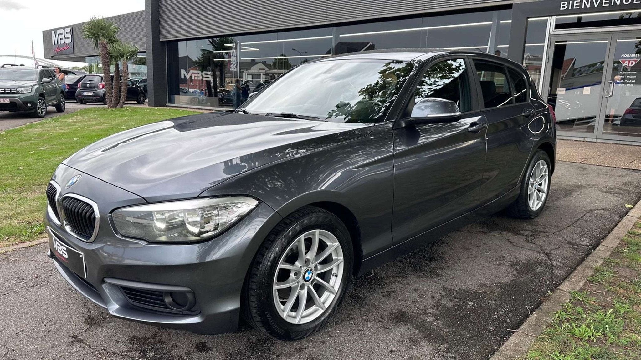 BMW 1 Serie 114 *D* CLIM* NAVI* 5 PORTES* LED*, Autos, Achat, Euro 6, Entreprise, Noir