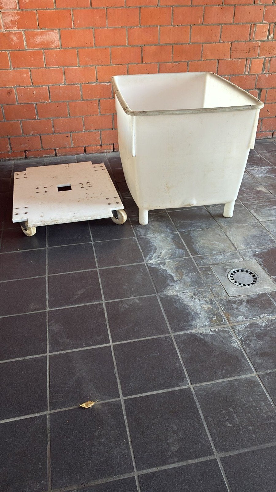 Verrijdbare plastiek opvangbak 500 liter, Ophalen, Gebruikt, 100 cm of meer, 60 cm of meer