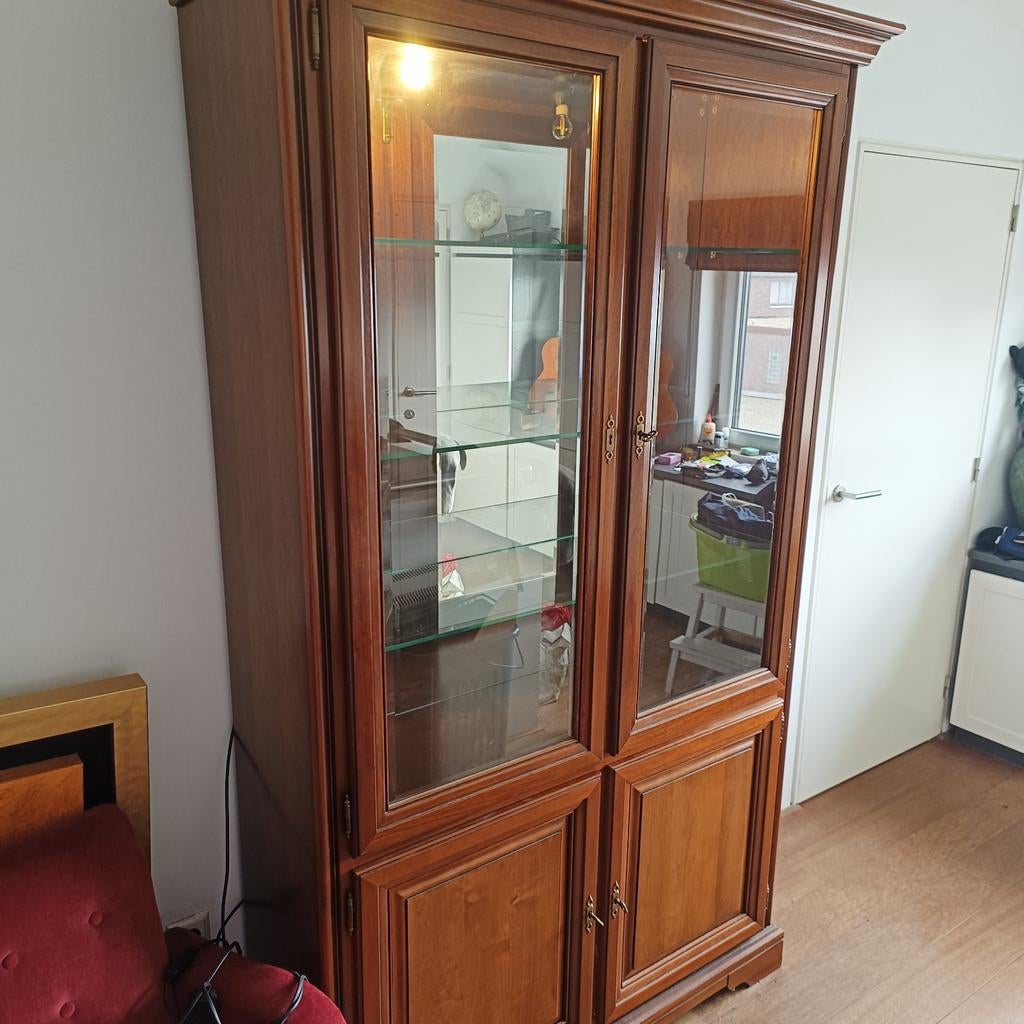 Walnoot houten kast massief hout, Ophalen