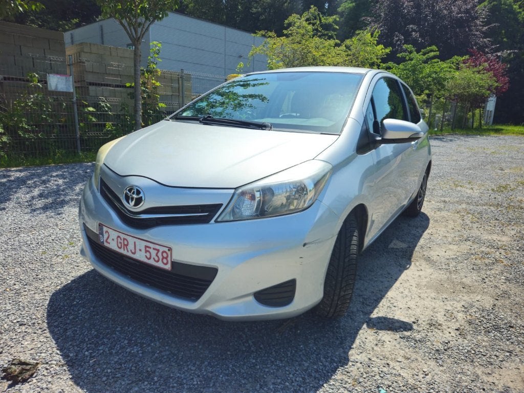 Toyota Yaris 1.3i - 2012 - 175.400 km, Autos, Achat, Boîte manuelle, 5 places, Particulier