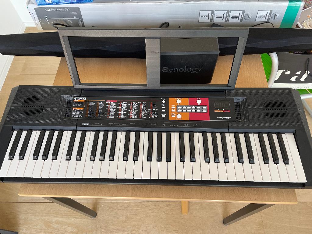 Synthesizer Yamaha PSR-F51, Ophalen, Zo goed als nieuw, 61 toetsen, Yamaha