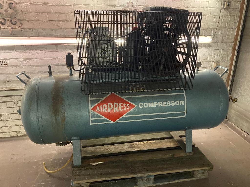 Krachtige Airpress Compressor K500-1000 Super – 7.5 PK –, Doe-het-zelf en Bouw, Ophalen, Zo goed als nieuw