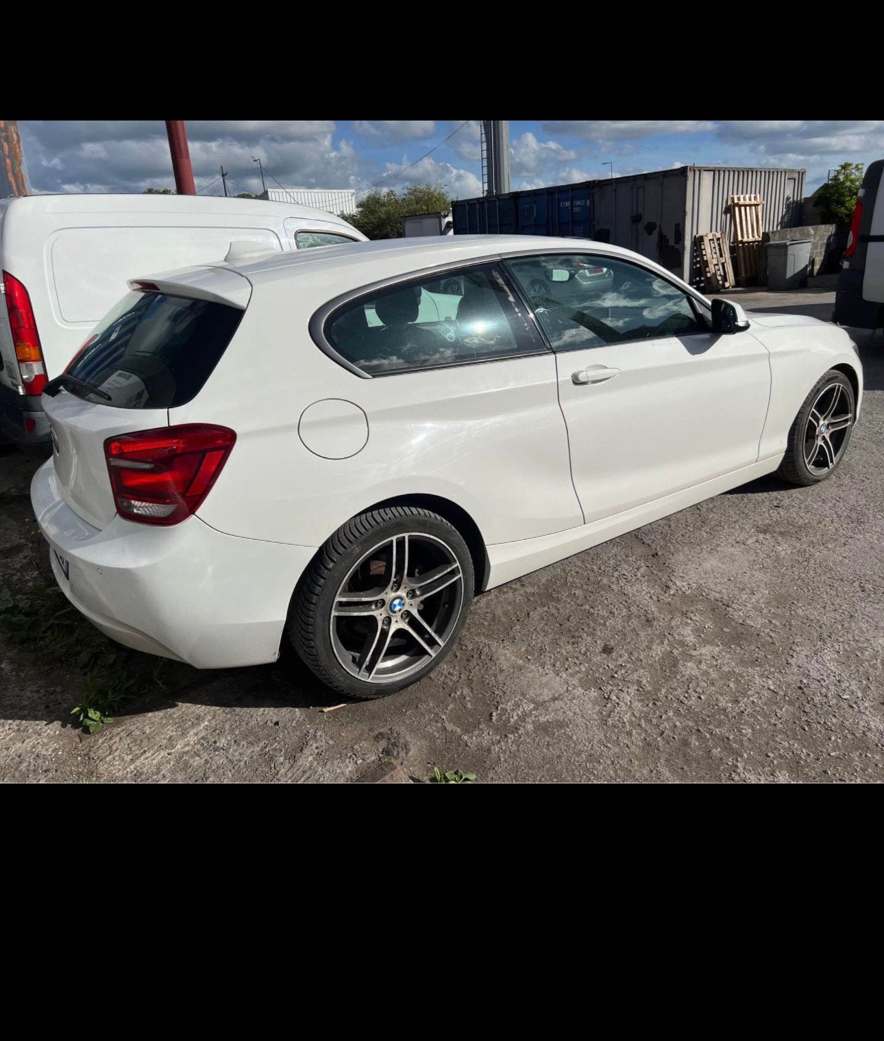 BMW SERIE 1/F21 auto., Auto's, Zwart, Wit, Particulier, Euro 4