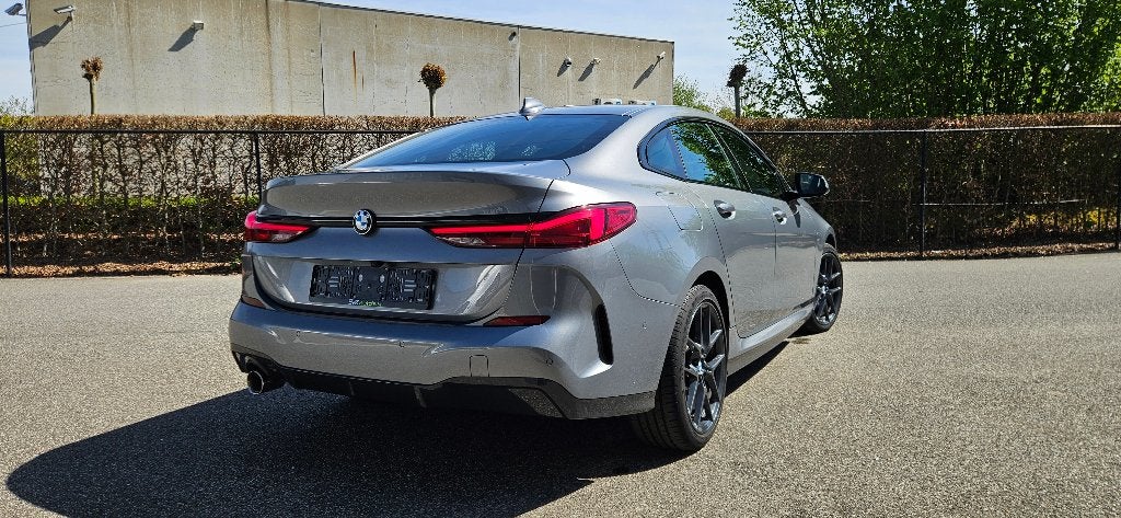 Bmw 218iA Gran-Coupé//M-Sportpakket//ACC..., Auto's, BMW, 4 deurs, Elektronische parkeerrem, Zilver of Grijs, https://public.car-pass.be/vhr/84ae5288-bc4b-4ad9-b9d1-23bbbcb93810