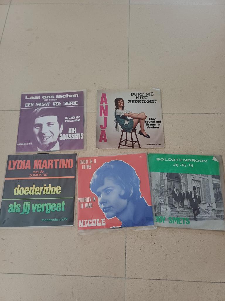5 nederlandstalige singles, Cd's en Dvd's, Vinyl | Nederlandstalig, Ophalen of Verzenden, Gebruikt, 7 inch, Levenslied of Smartlap