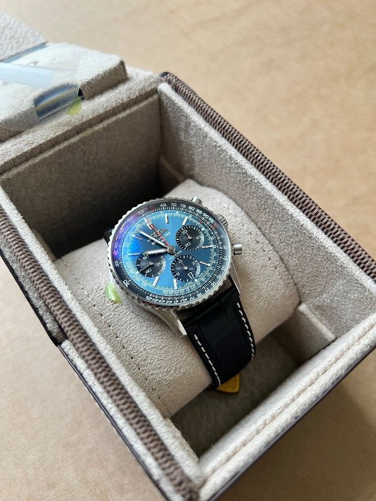 Breitling NAVITIMER BO1 CHRONOGRAPH 41 Bleu Neuve 2026, Breitling, Cuir, Acier, Enlèvement