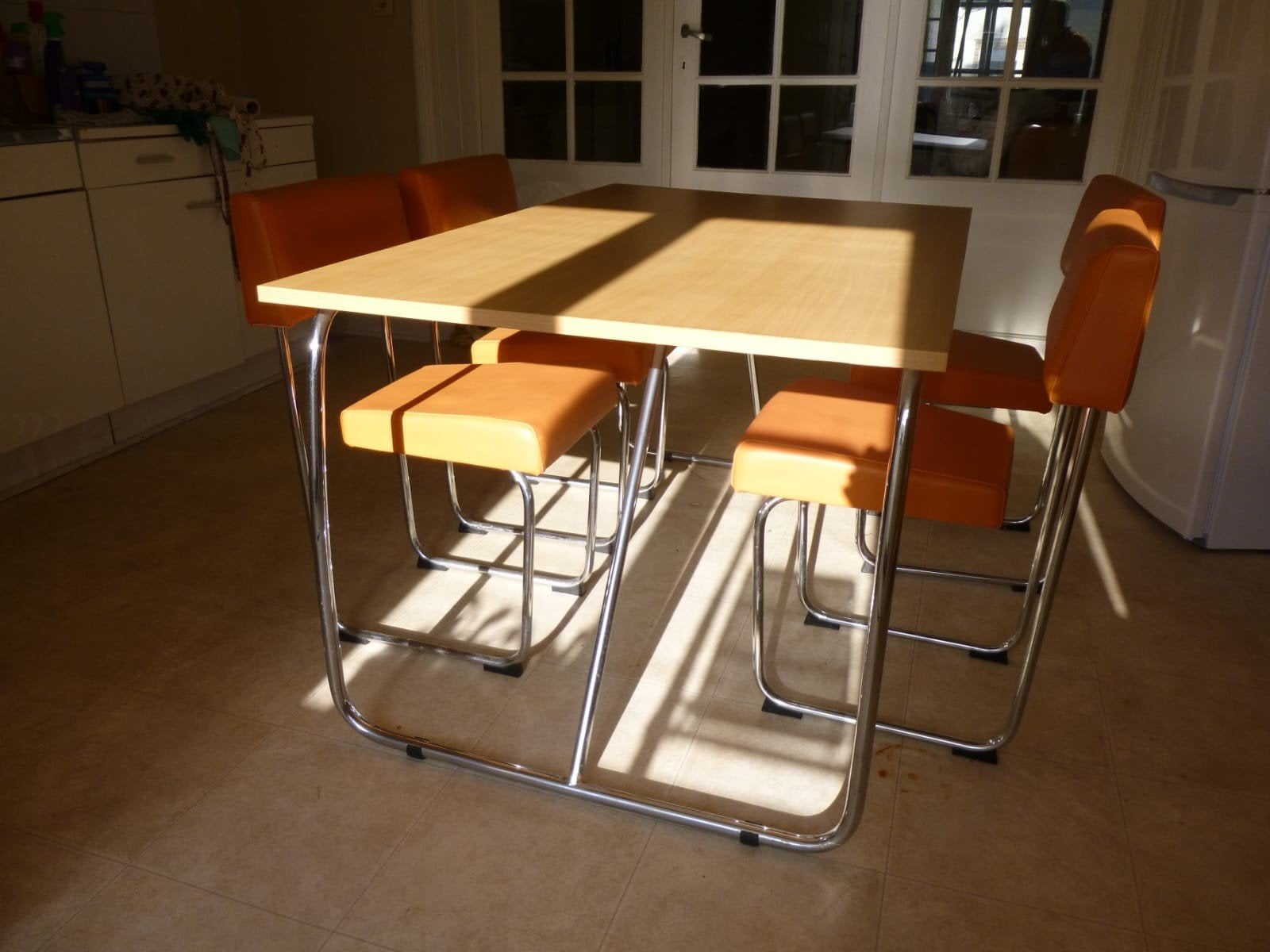 Design keuken- of eettafel van Bon Repos, Ophalen
