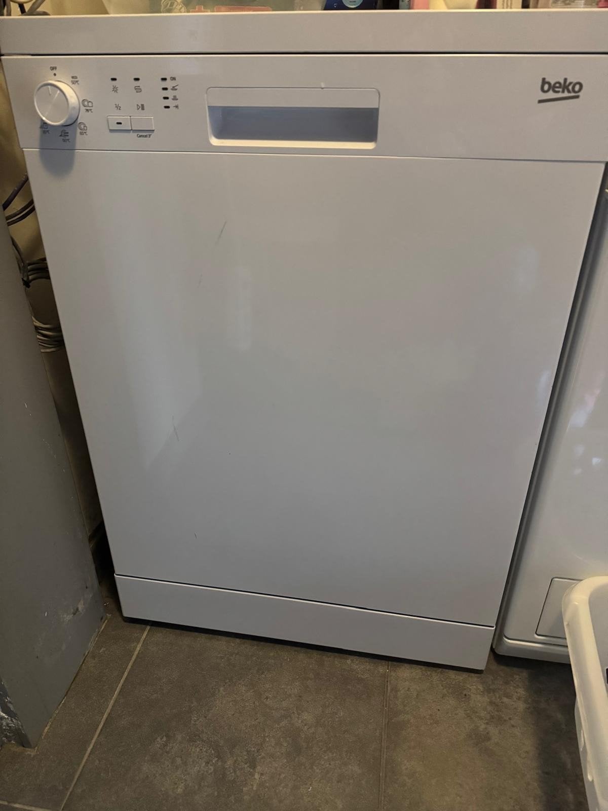 Urgent lave vaisselle Beko à vendre., Ophalen, Gebruikt, Tussenbouw