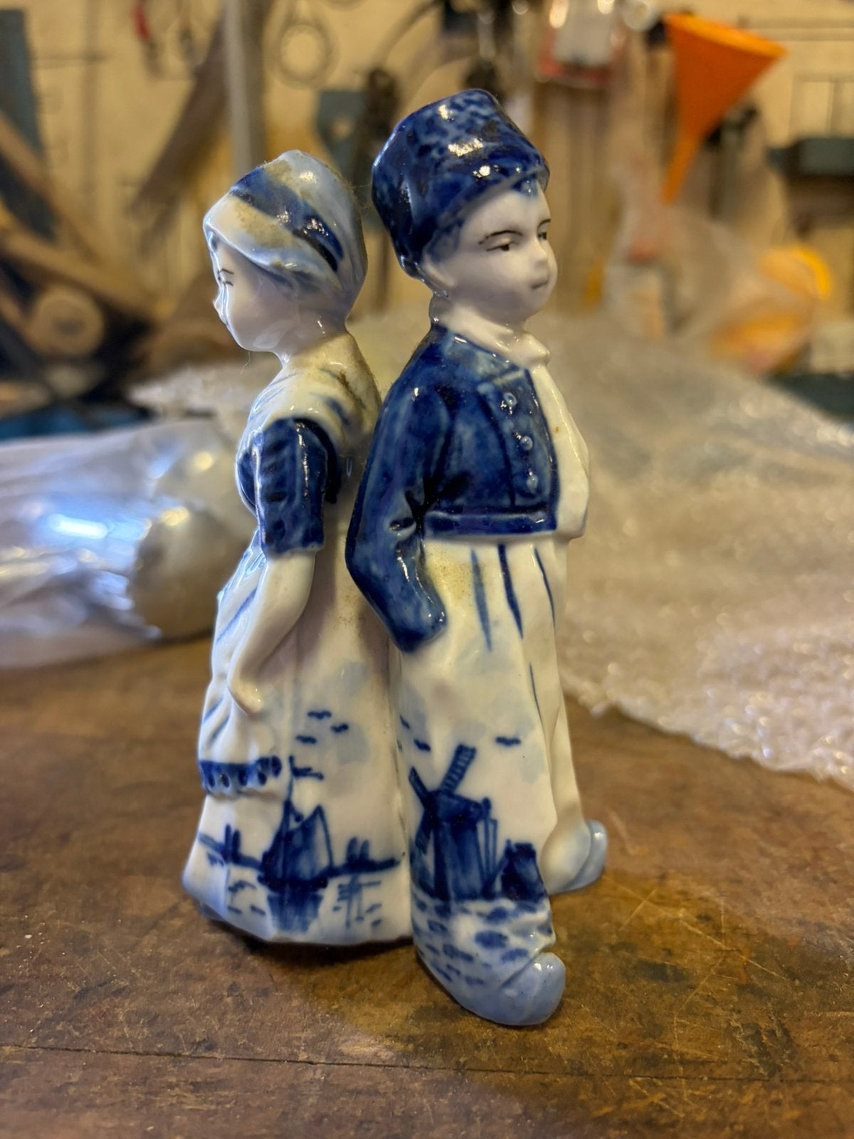 Delfts blauw figuur, Ophalen