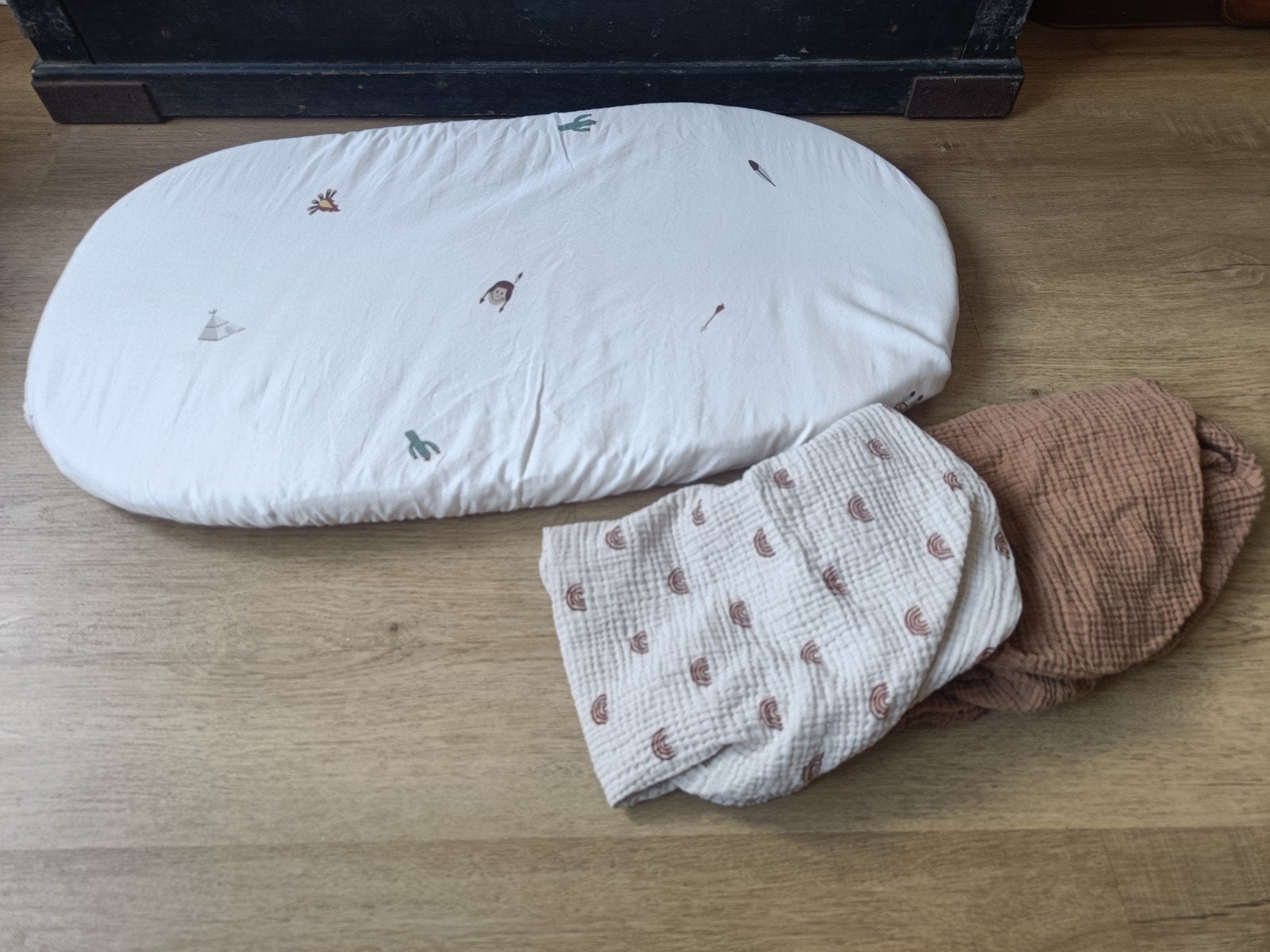 Set van 3 hoeslakentjes voor matras kinderwagen., Enlèvement ou Envoi